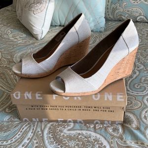 Toms Stella Peep Toe Wedge Natural Yarn NIB 9.5M